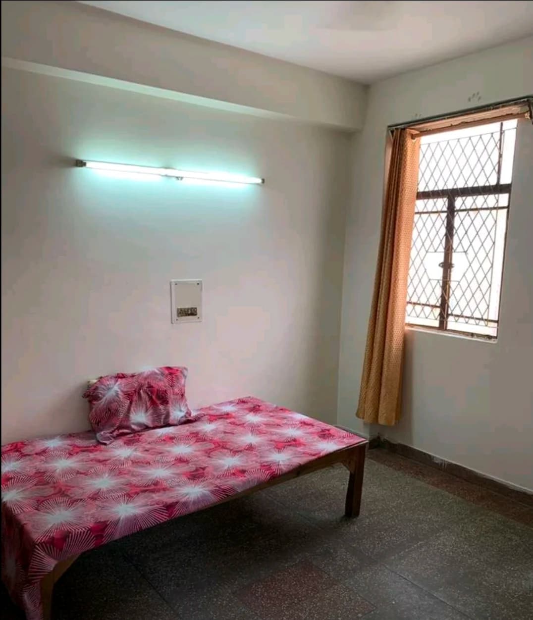 1RK for Rent Near Botanical Garden Metro Station